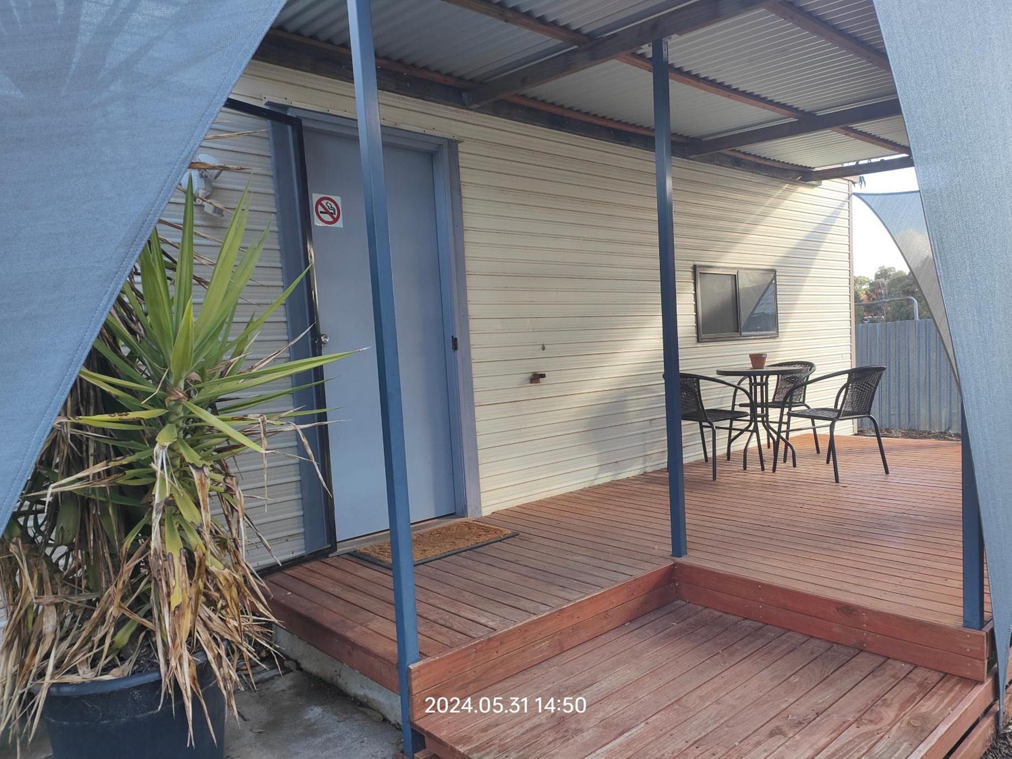 Wagga Wagga Tourist Park Hotel Bilik gambar